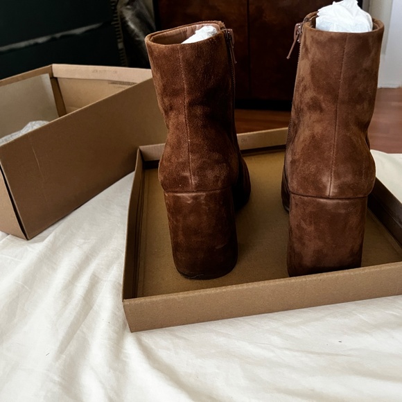 Suede booties in cinnamon brown - Picture 4 of 7